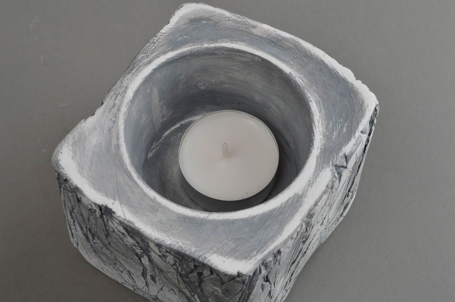 Kleiner bemalter grauer Gips Kerzenhalter quadratisch für Teelicht handgefertigt foto 2