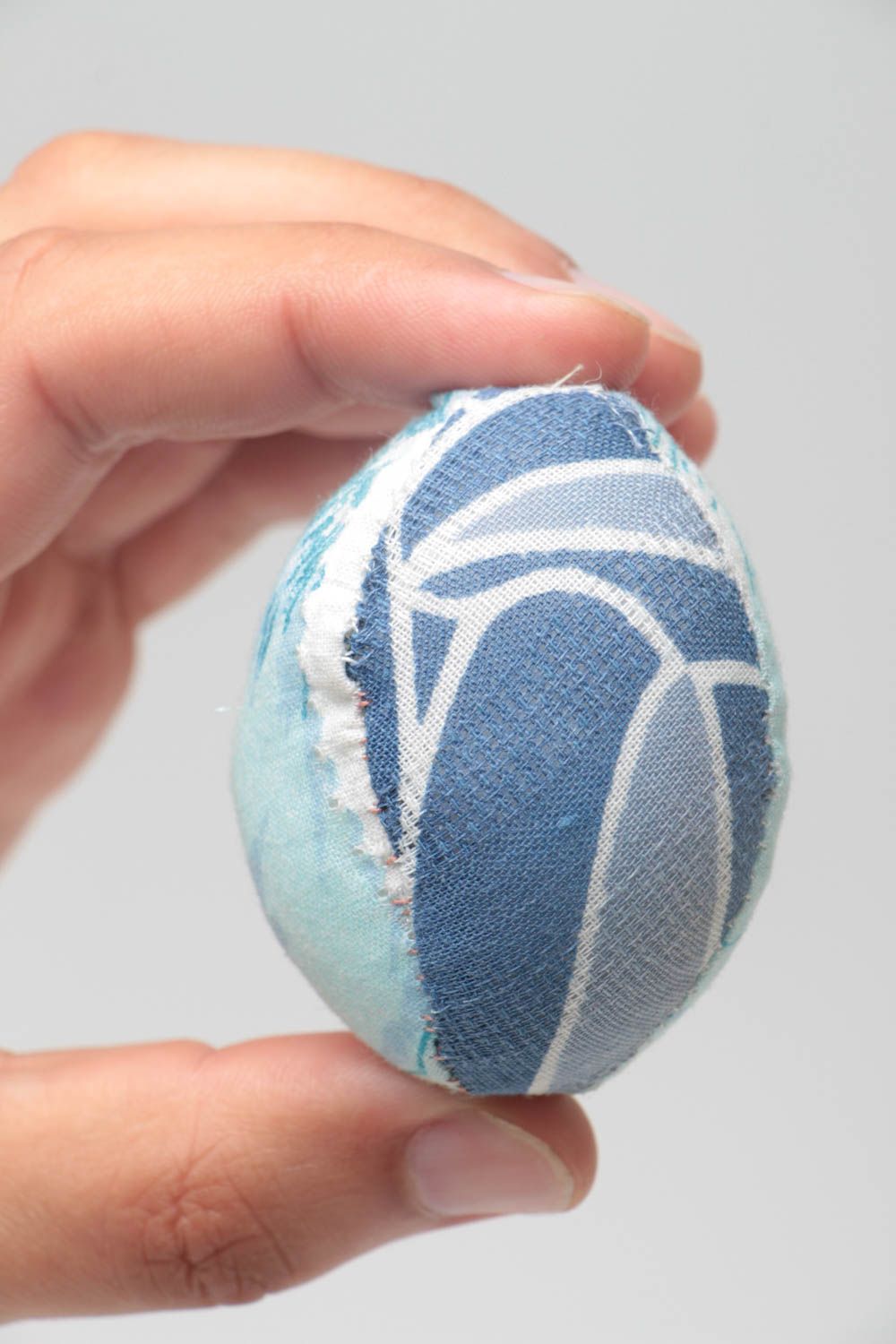 Oeuf en tissu de calicot naturel fait main bleu original décoration de Pâques photo 5
