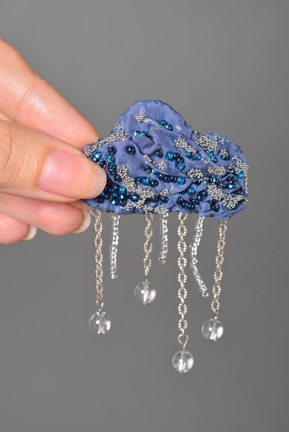 Broche nuage Bijou fait main original Accessoire femme bleu cuir soie cristaux  photo 4