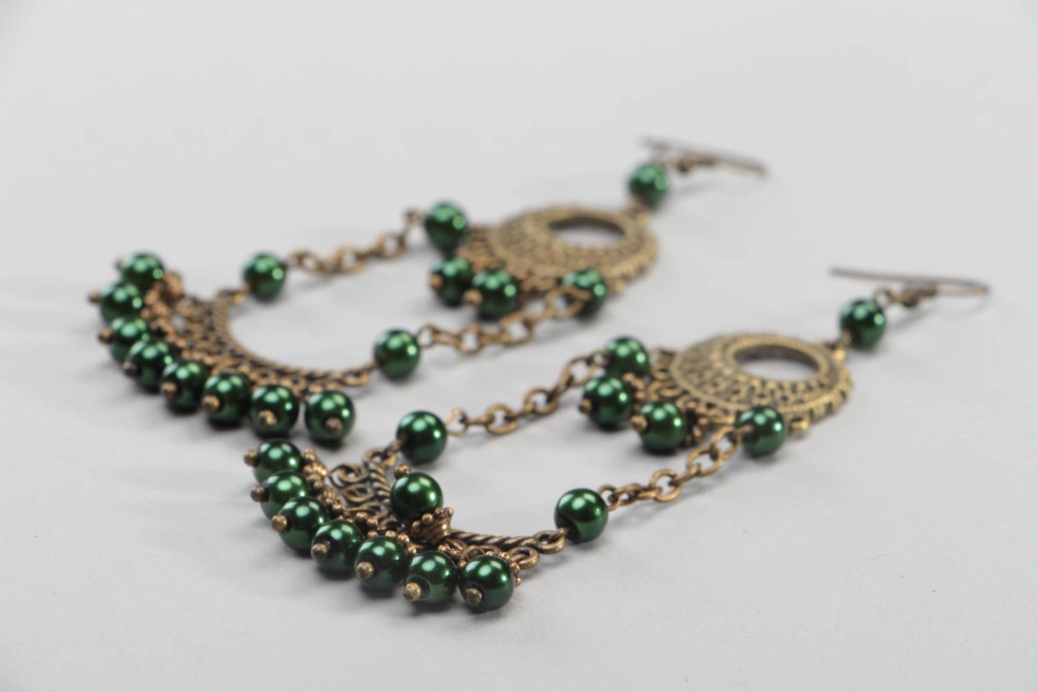 Boucles d'oreilles en métal et perles céramiques vertes faites main ethniques photo 3