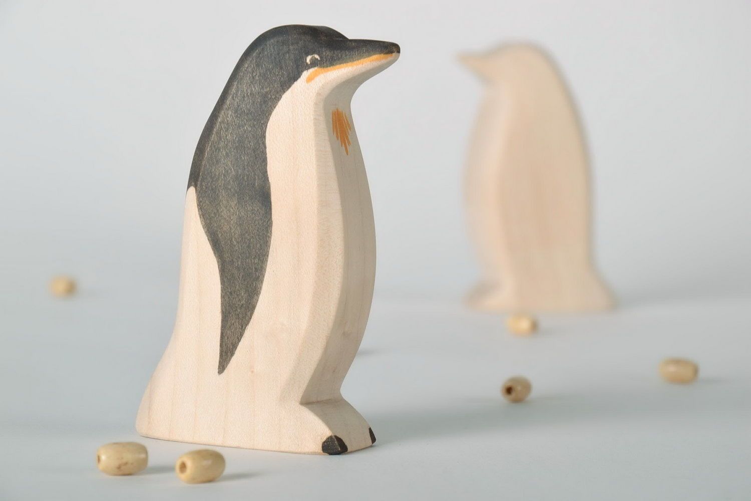 Jouet en bois pingouin fait main photo 2