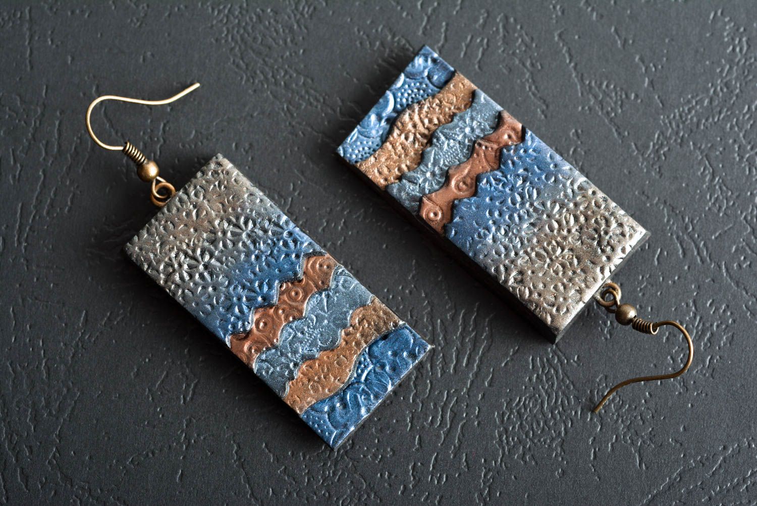 Модные серьги украшение ручной работы серьги из полимерной глины интересные фото 2