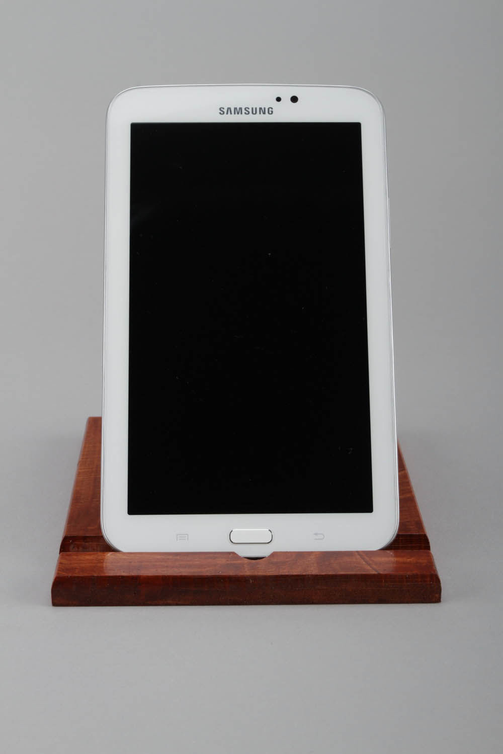 Wooden stand for gadget photo 4