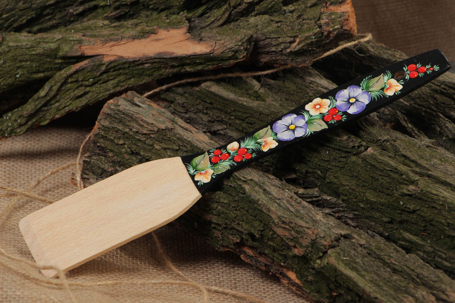 Handgemachter bemalter Pfannenwender aus Holz im ethnischen Stil mittelgroß foto 1