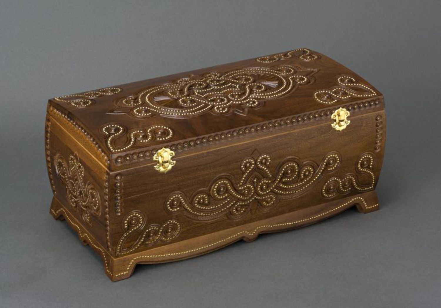 Carved jewelry box with inlay photo 2