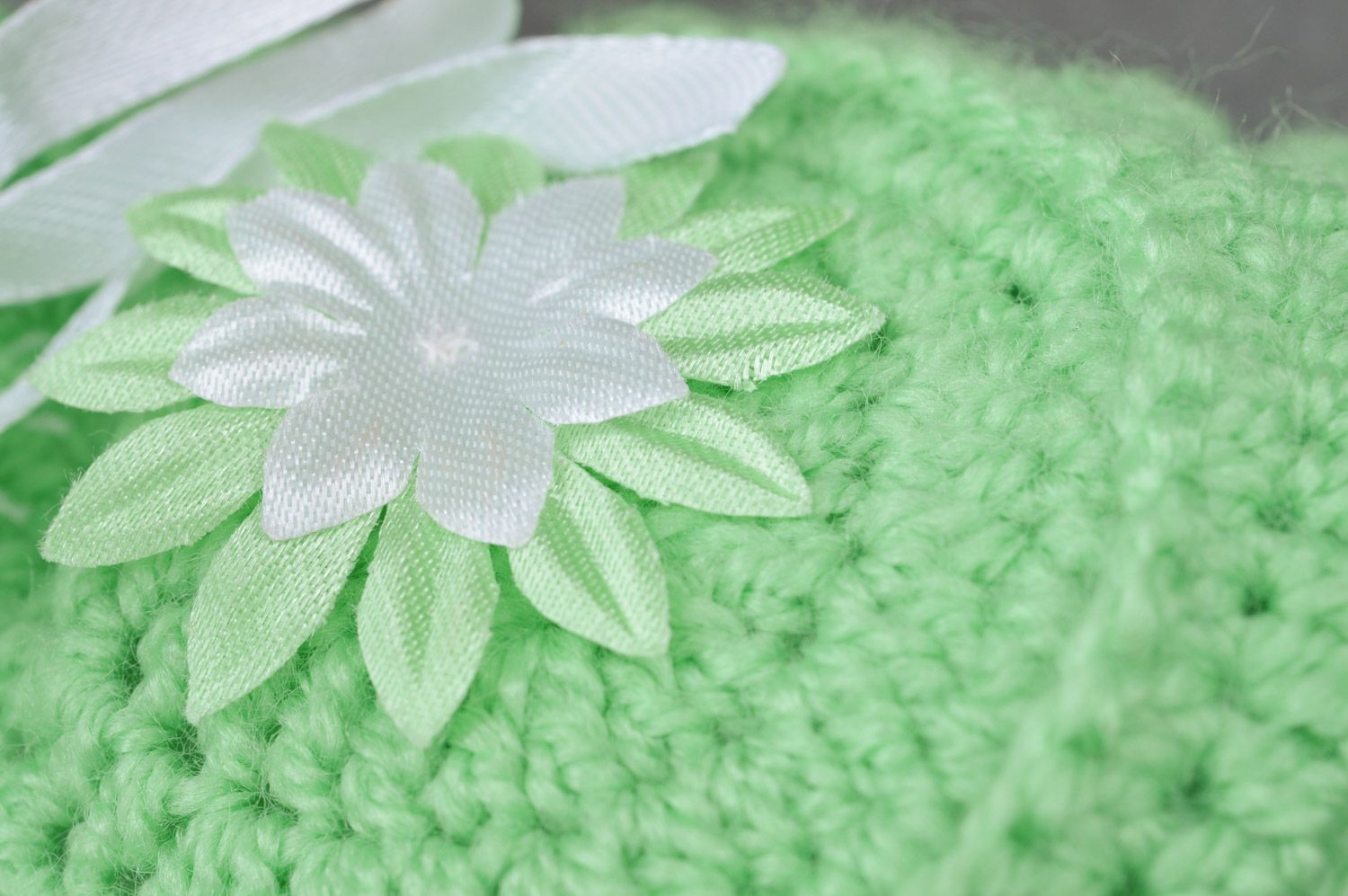 Patucos de bebé artesanales tejido a ganchillo de acrílico verdes claros con cinta para niño foto 4