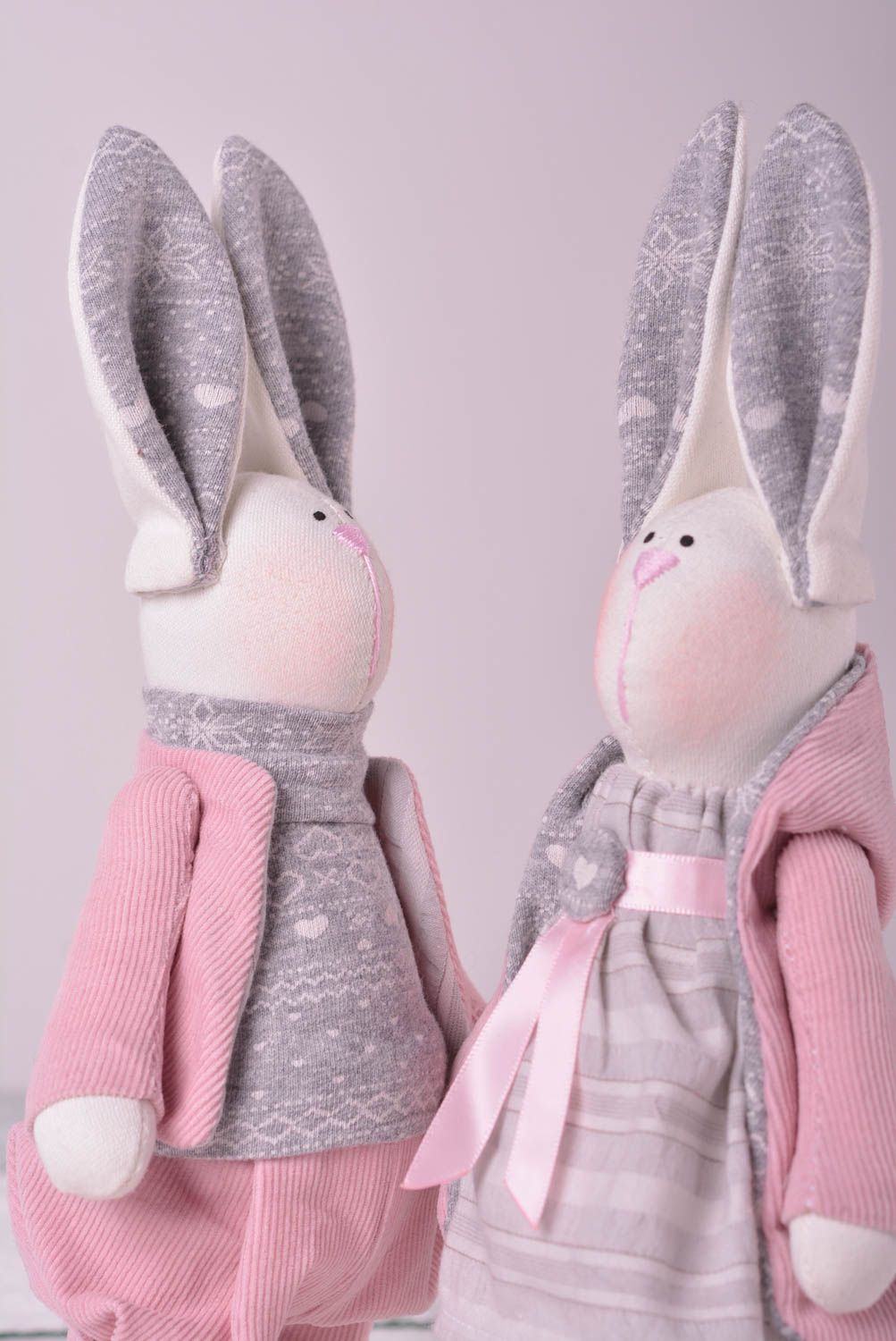 Игрушки зайцы хэнд мэйд детские игрушки 2 шт мягкие игрушки серо-розовые фото 4
