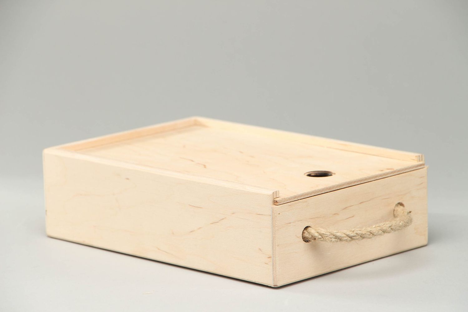 Деревянная коробочка с крышкой