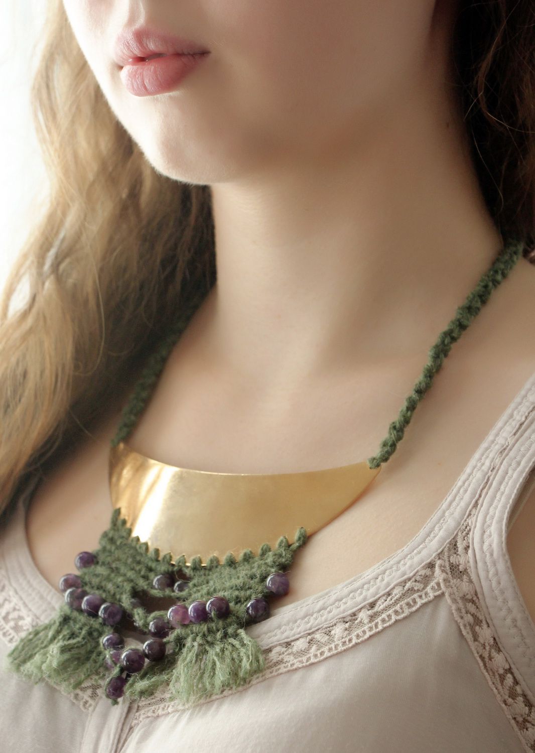 Ethnic necklace made from wool and amethyst photo 4