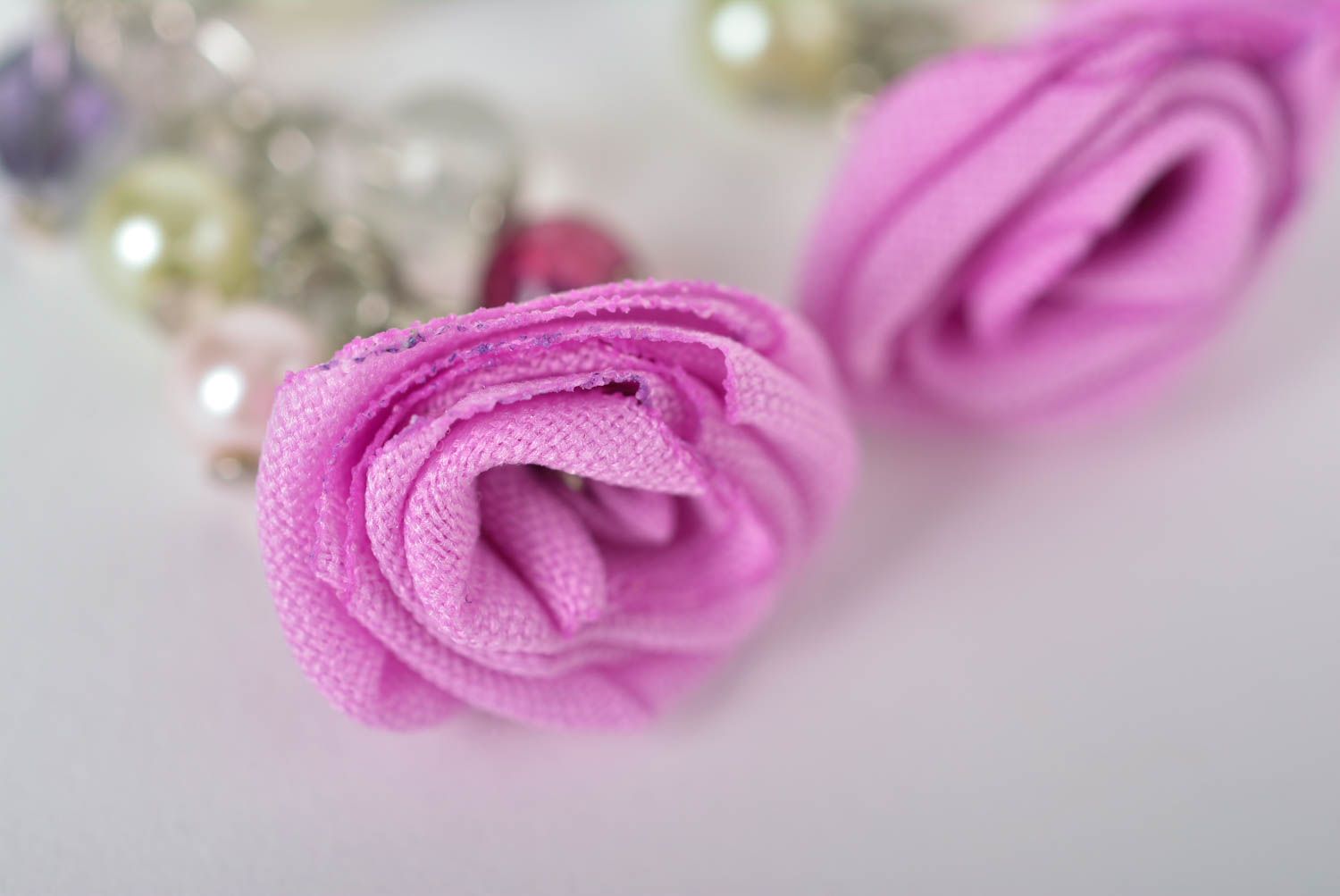 Boucles d'oreilles roses fait main Collier design mauve Accessoires femme tissu photo 5