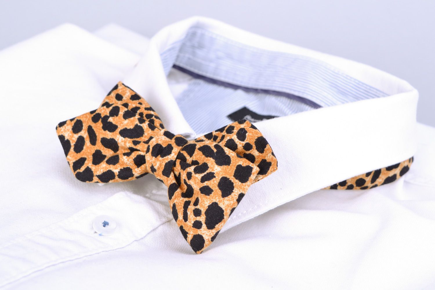 Unusual handmade fabric bow tie Leopard photo 1
