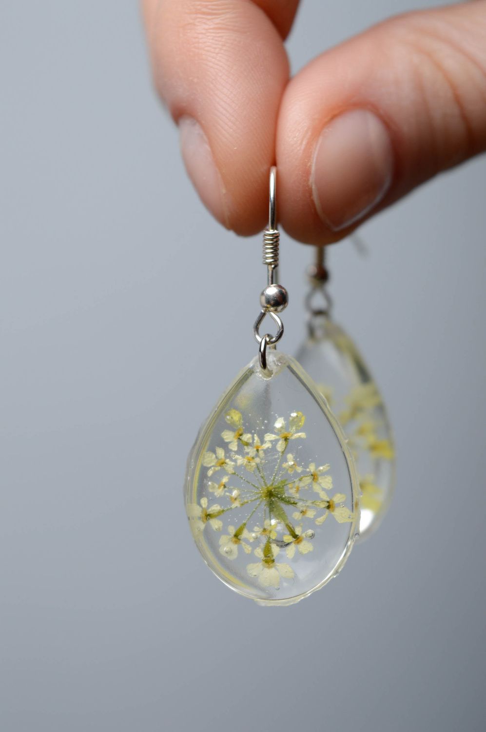 Earrings with real wildflowers coated with epoxy photo 3