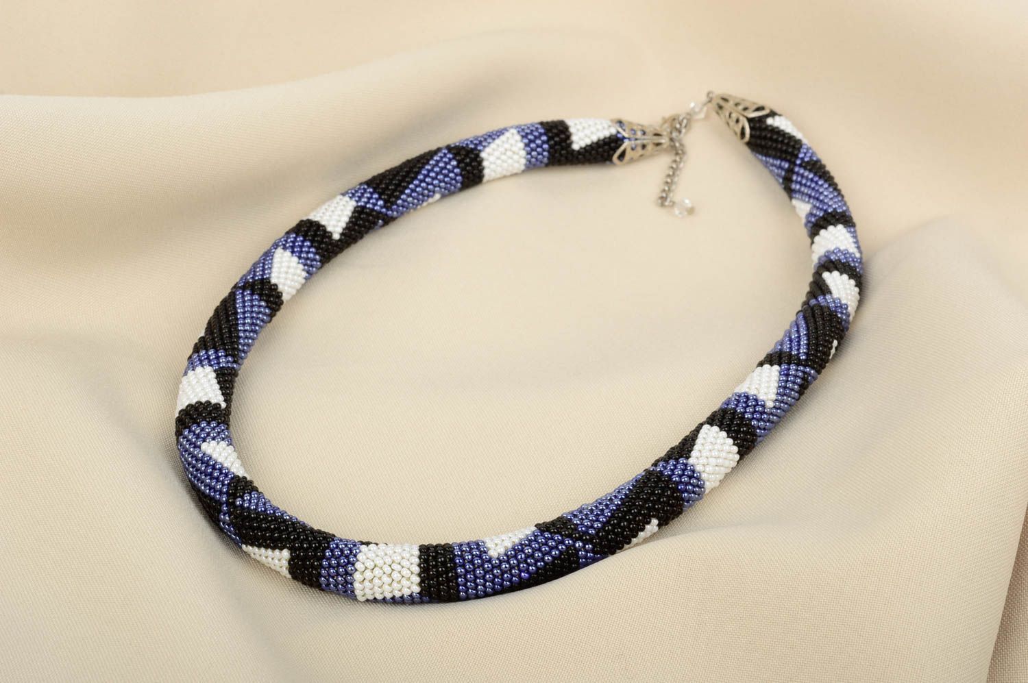 Handmade Ethno Kette schön Schmuck aus Rocailles Damen Collier lange Halskette foto 1