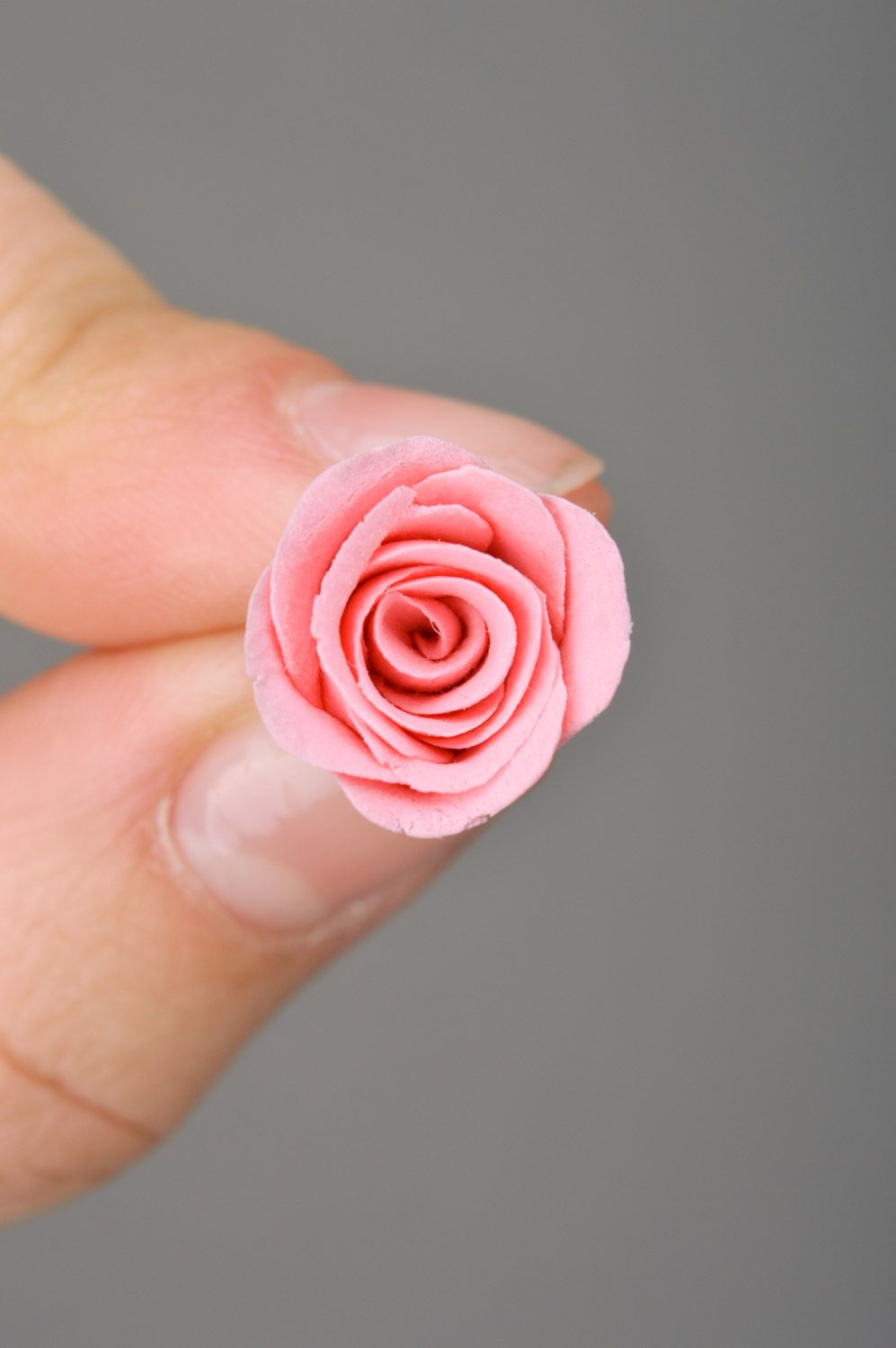 Handmade plastic flower stud earrings in the shape of pink roses photo 2