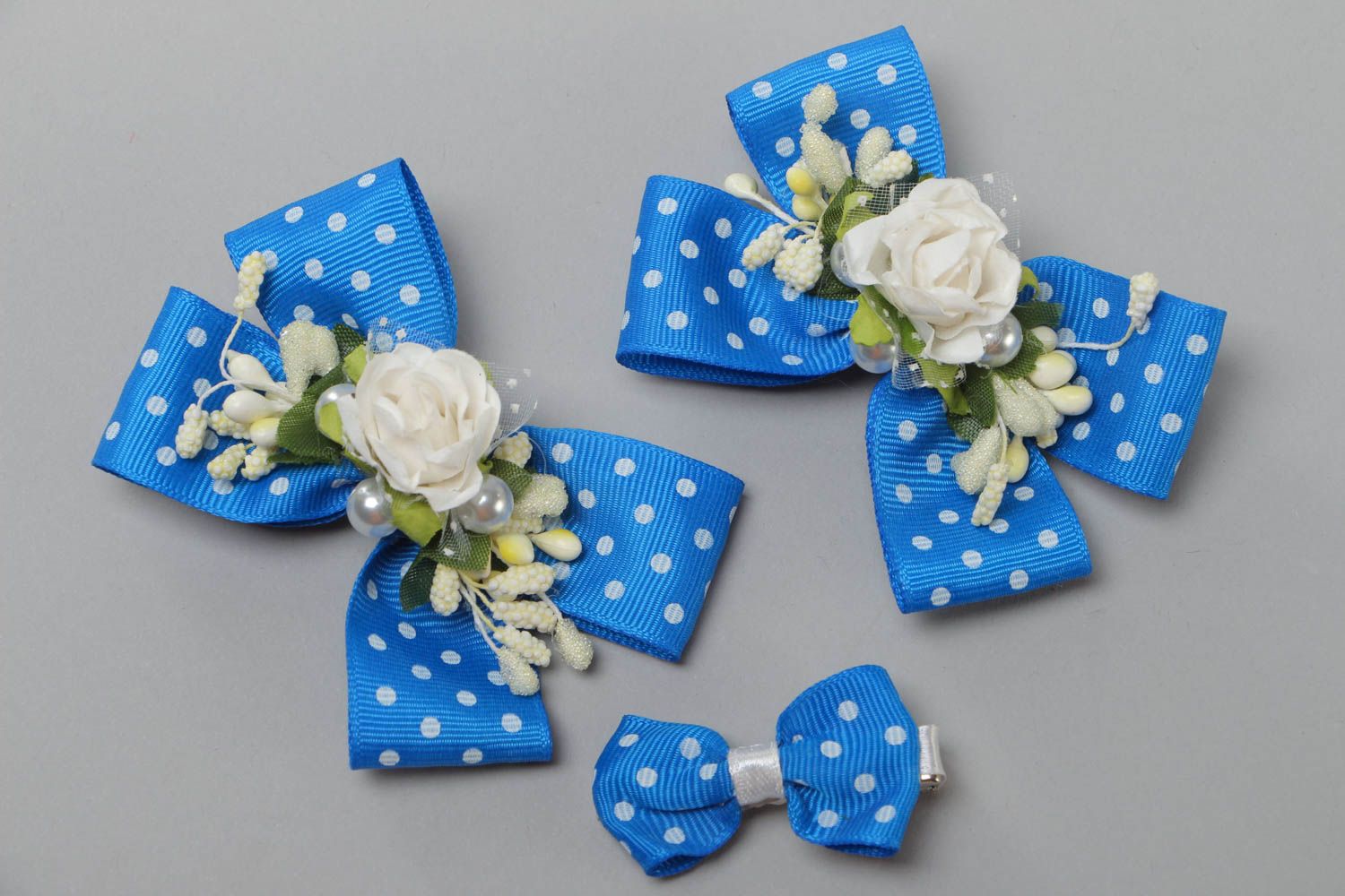 Set of 3 handmade hair clips with bright blue white dotted rep ribbon bows photo 2