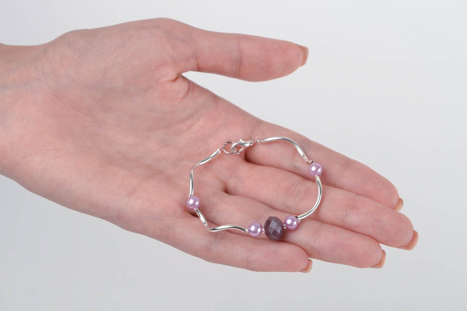 Bracelet fin rose Bijou fait main en métal et perles de rocaille Cadeau femme photo 2
