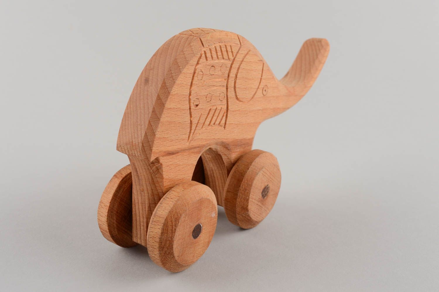 Künstlerisches kleines Holz Spielzeug Elefant mit Rädern Öko für Kinder foto 4