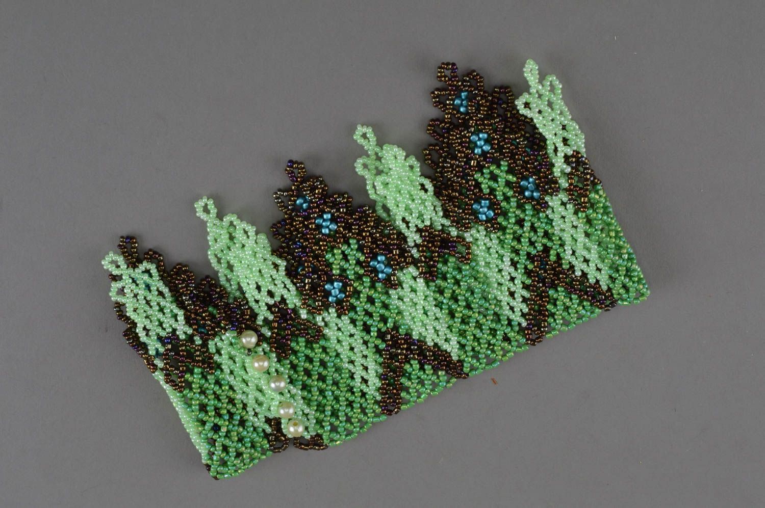 Ожерелье из бисера ручной работы колье стойка красивое в зеленых тонах авторское фото 3
