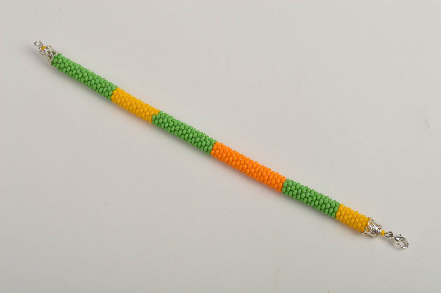 Bracelet en perles de rocaille Bijou fait main couleurs vives Cadeau enfant photo 5