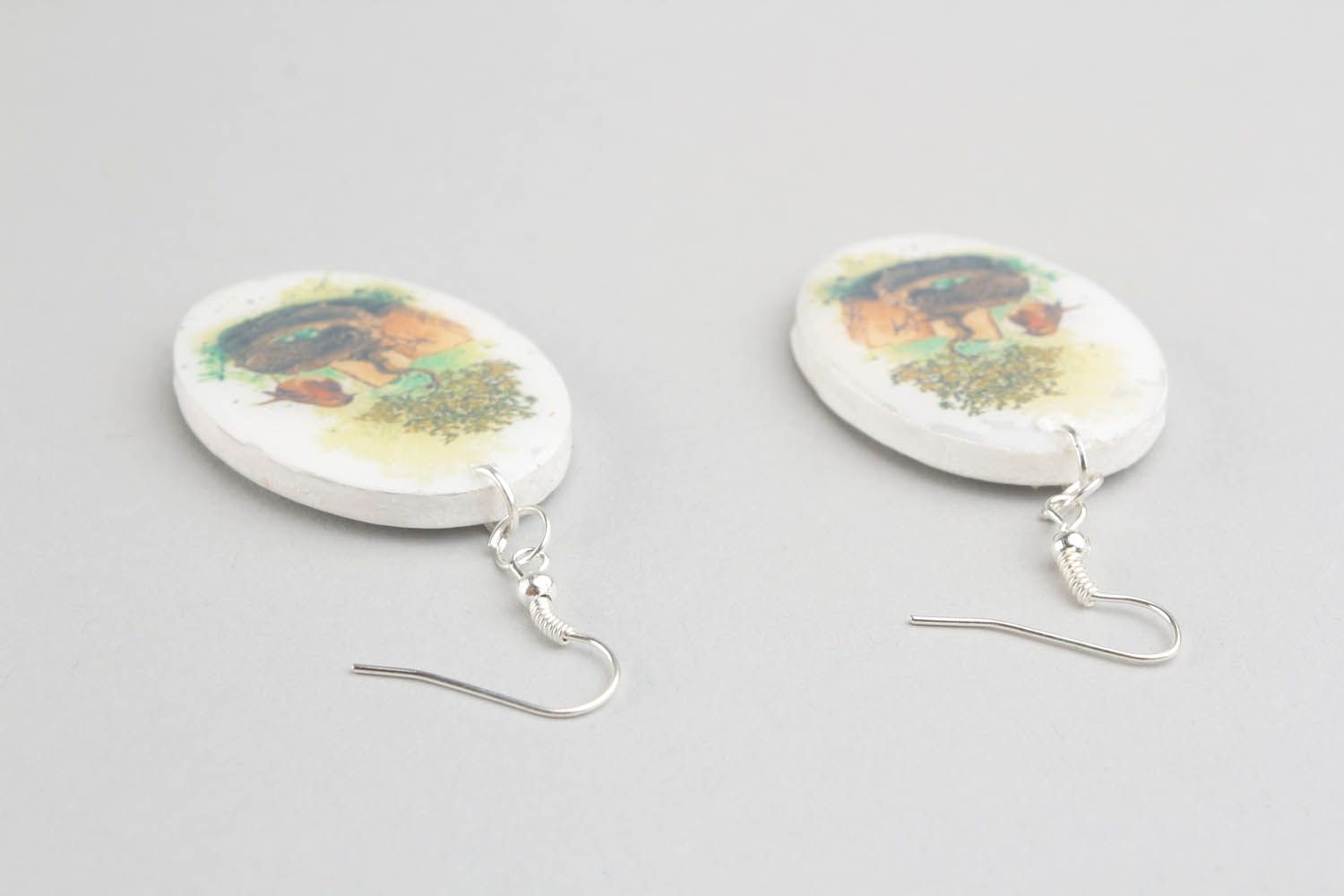 Earrings with pattern photo 2