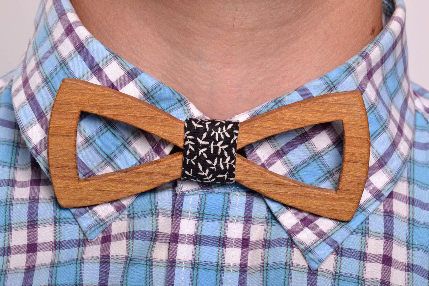 Деревянный галстук-бабочка фото 5