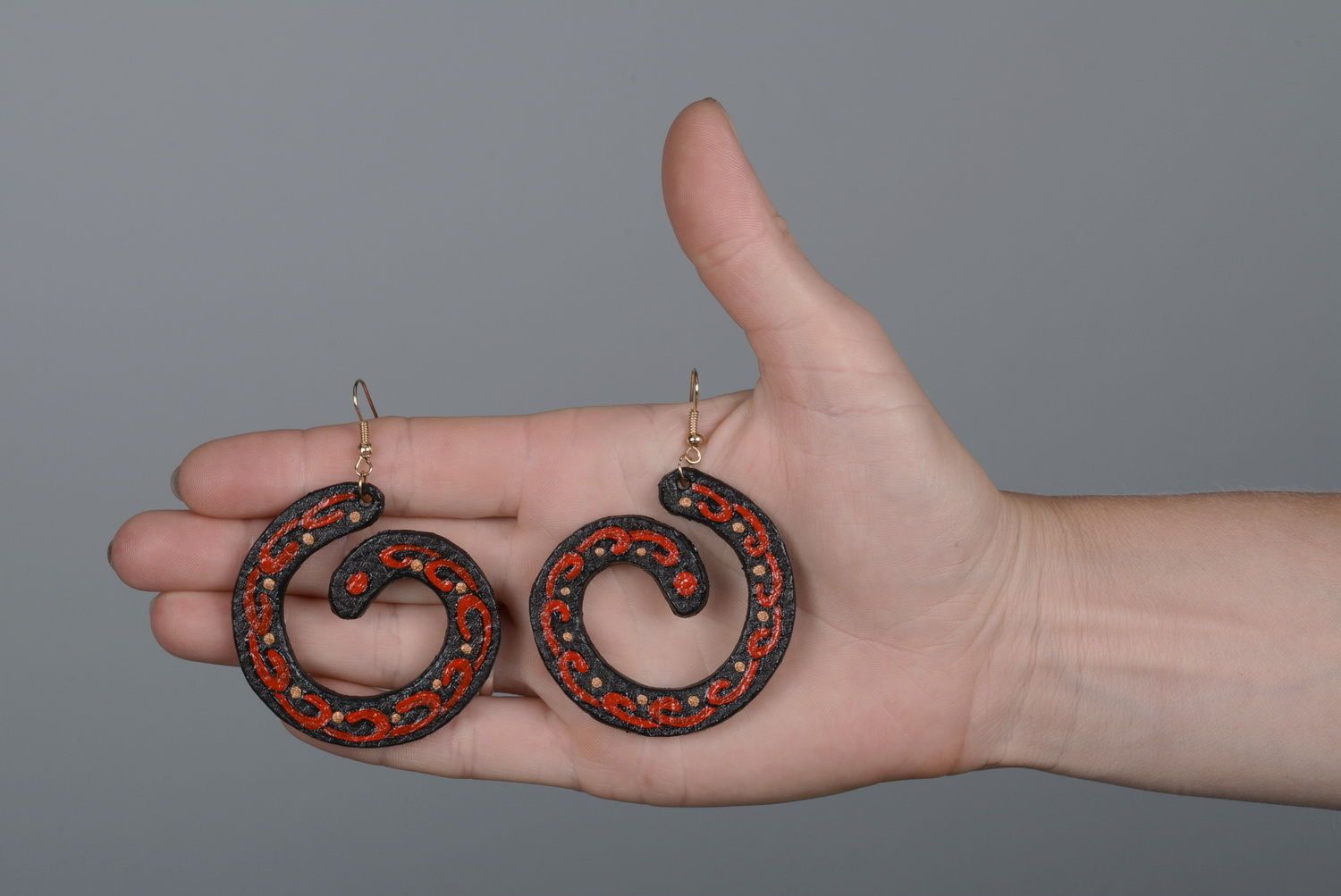 Leather earrings in the shape of spiral photo 5