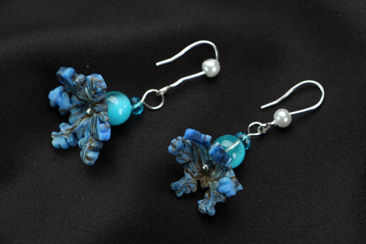 Blaue Ohrringe mit Blumen foto 1