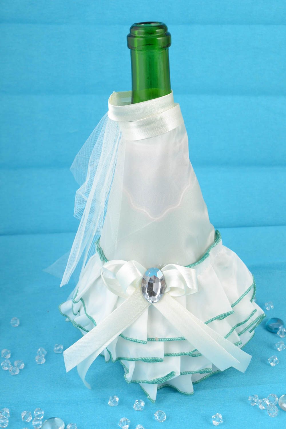 Designer clothes for champagne bottle bride's dress made of satin and veiling photo 1