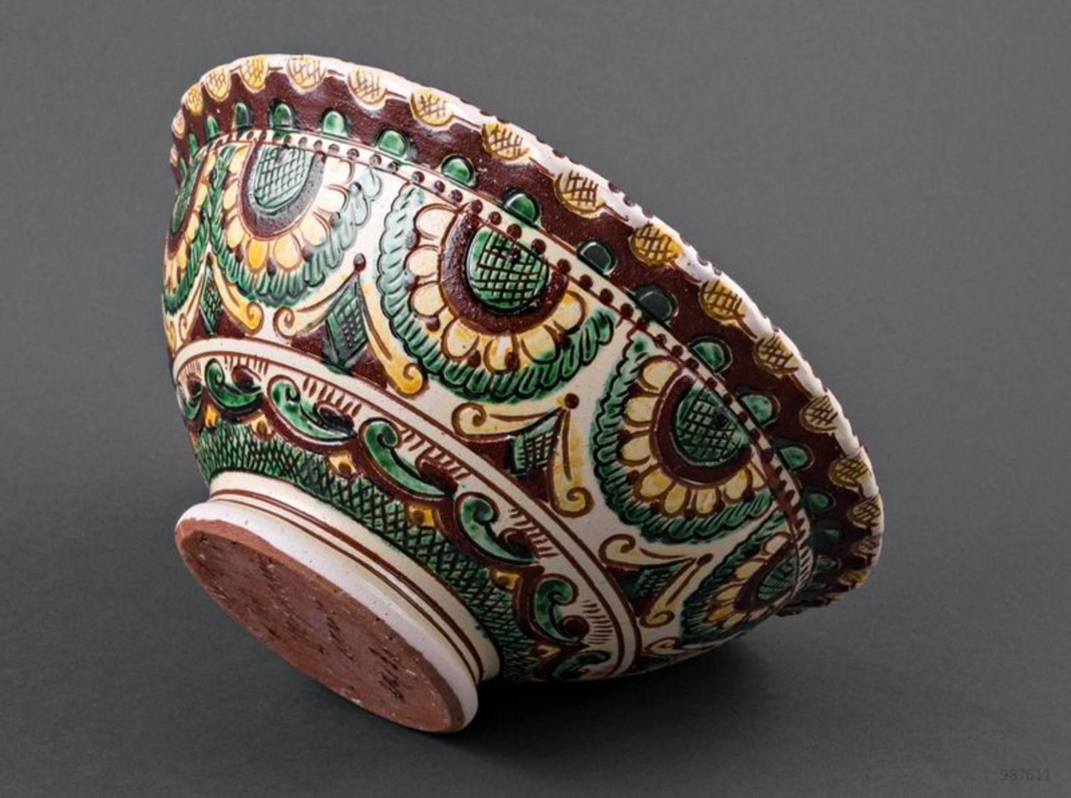 Decorative ceramic bowl photo 1