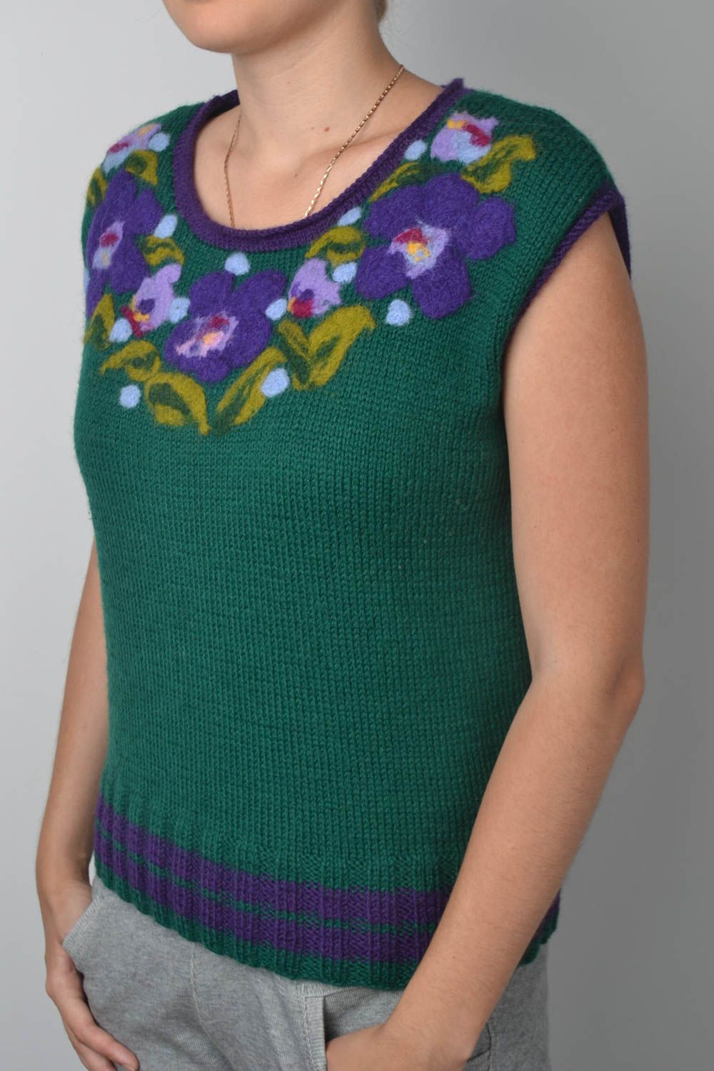Зимняя одежда ручной работы женская жилетка шерстяная одежда с цветами зеленая фото 1