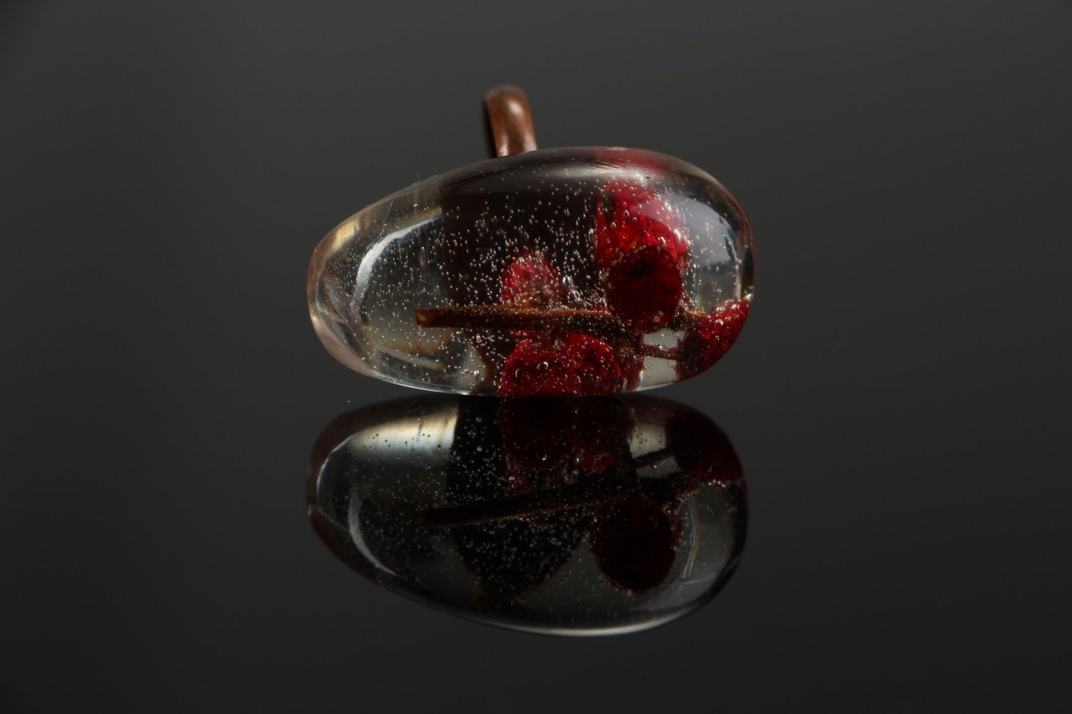 Ring with epoxy resin photo 3