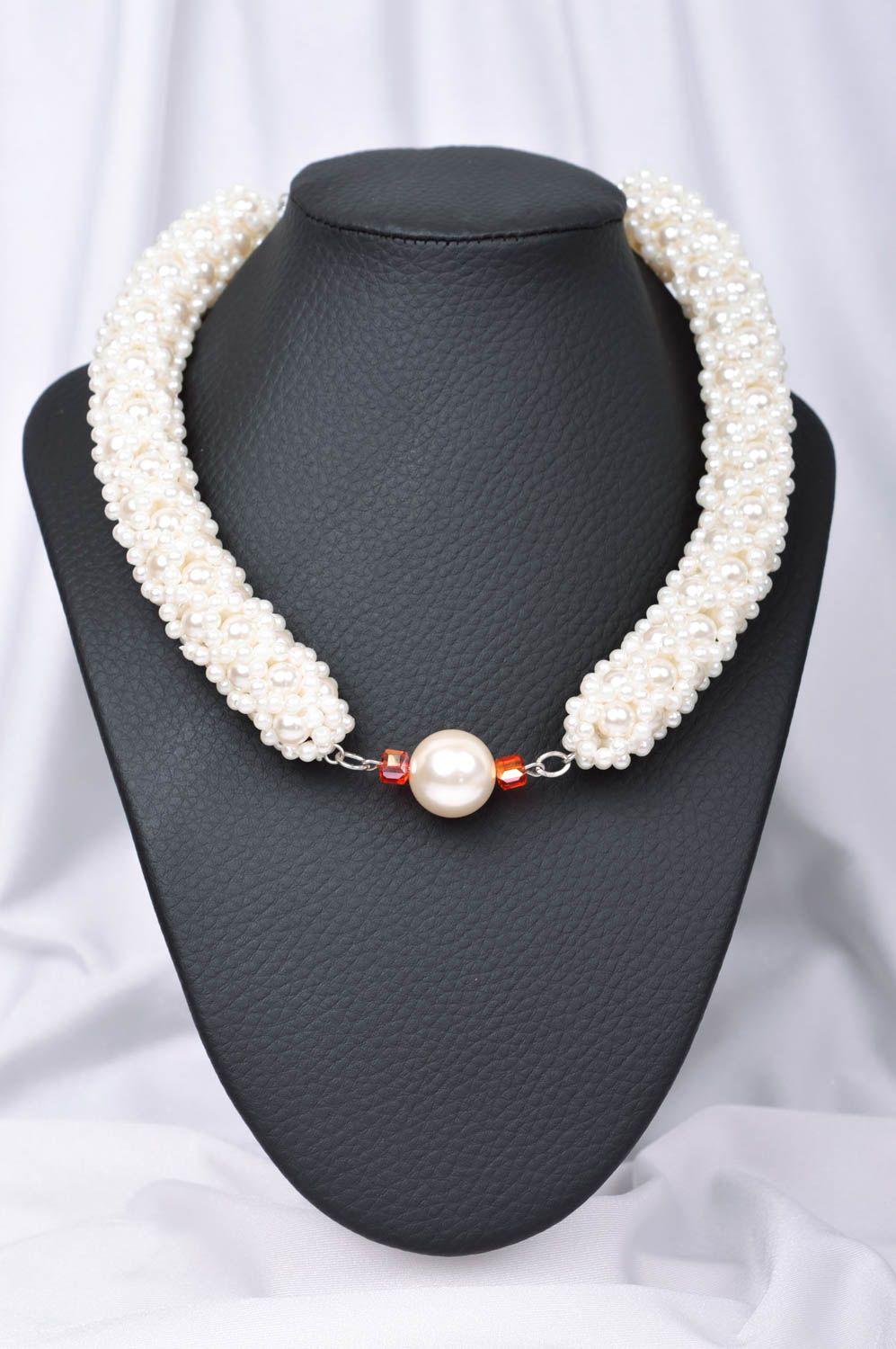 Collier blanc Bijou fait main en perles de rocaille élégant Cadeau femme photo 2