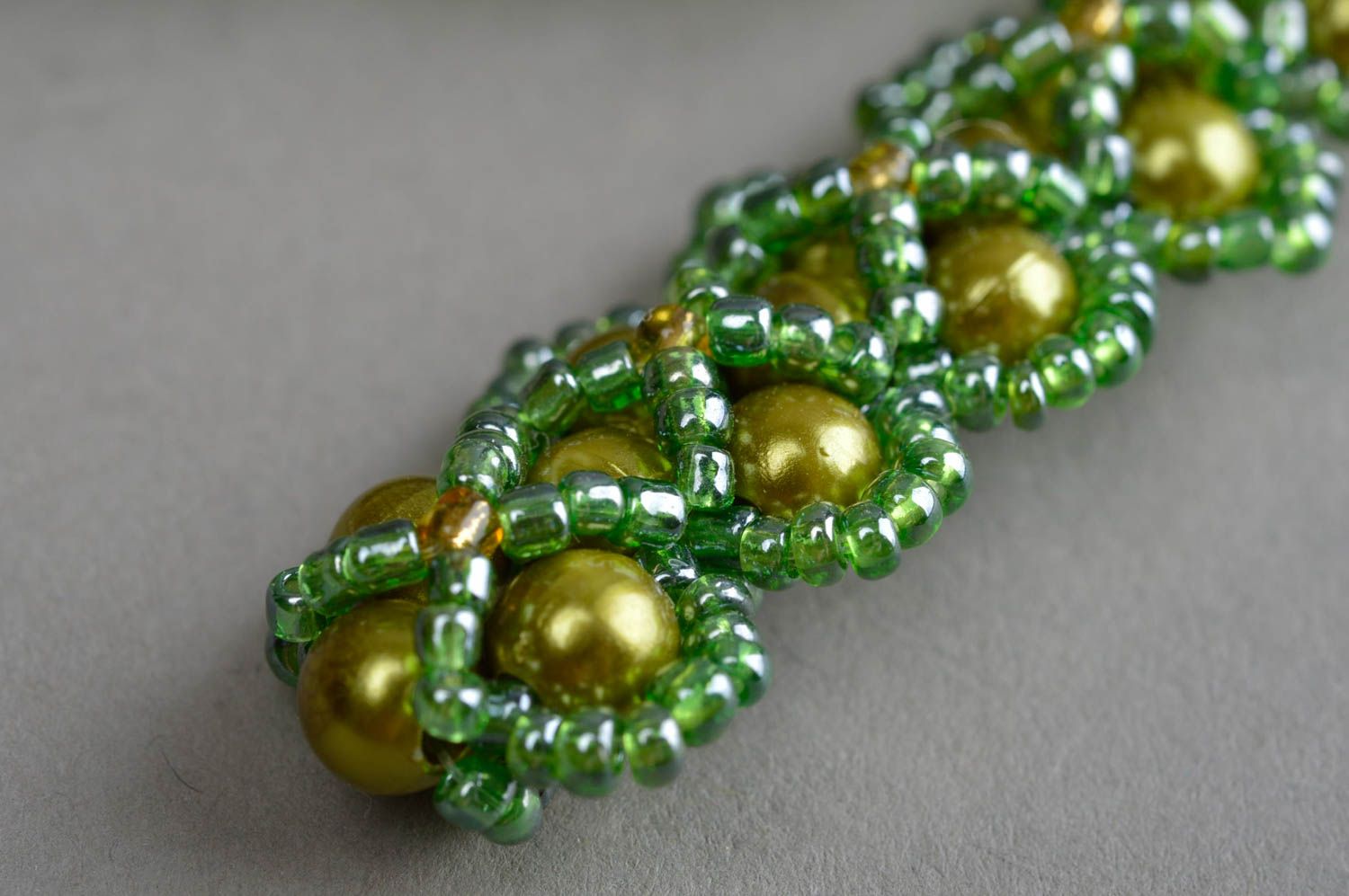 Grüne Gehänge Ohrringe aus Glasperlen und Perlen künstlerisch für Frauen schön foto 5