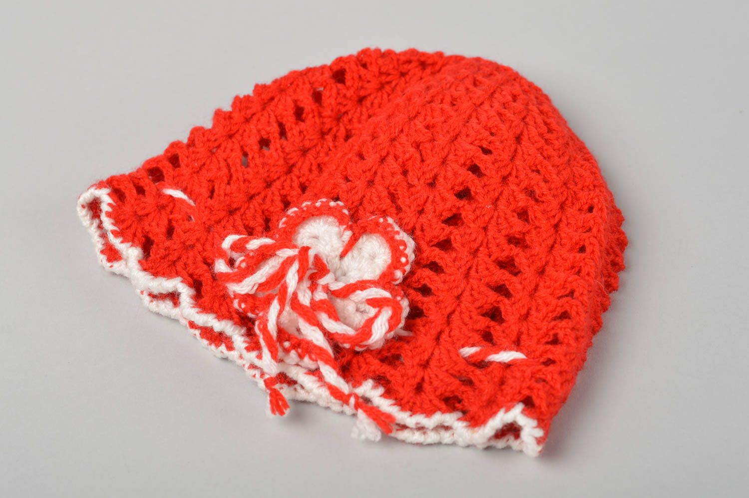 Bonnet fille fait main Bonnet tricot en coton rouge avec fleur Cadeau original photo 2