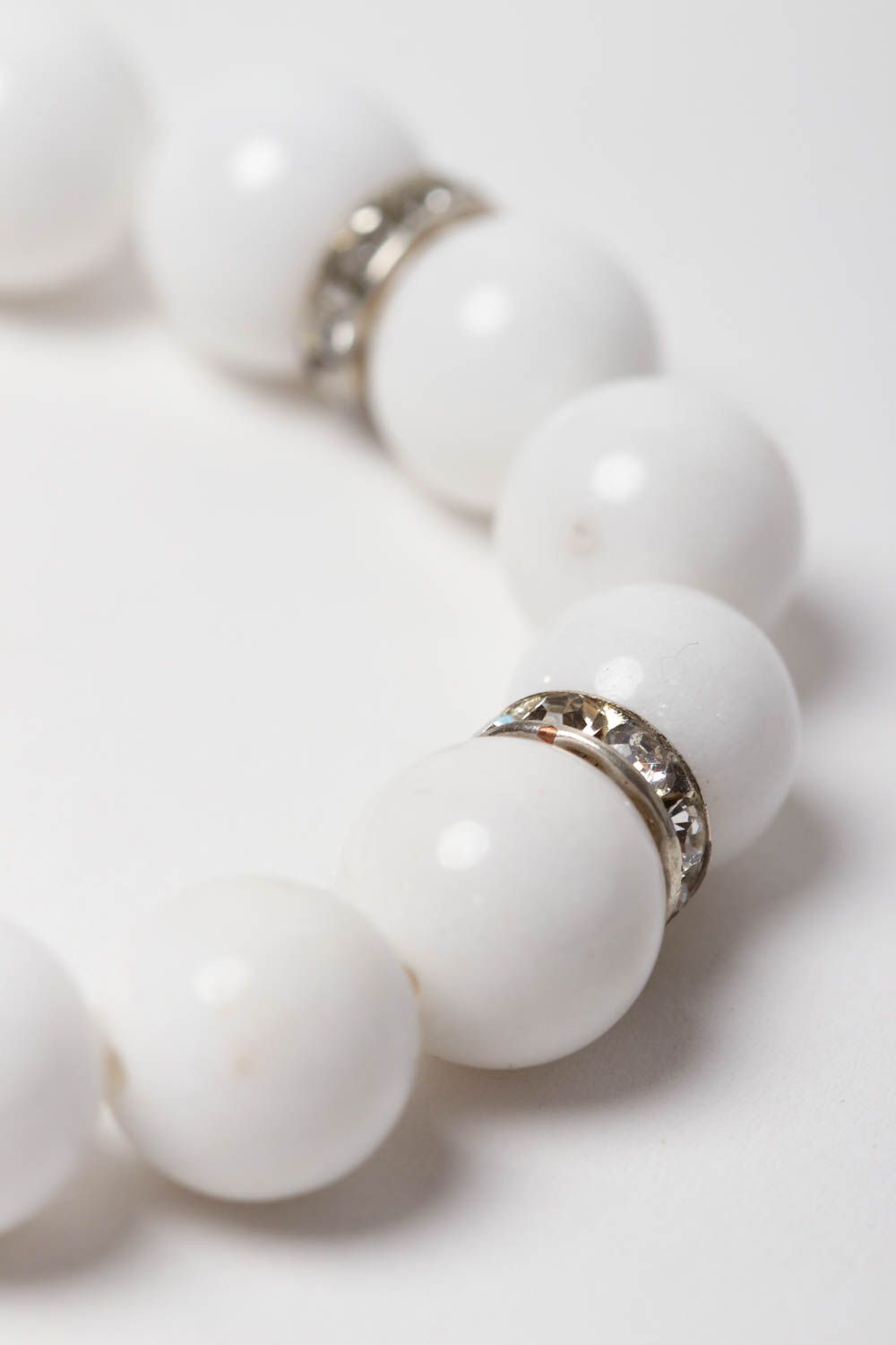 Bracelet en pierres Bijou fait main Accessoire mode Cadeau femme blanc photo 3