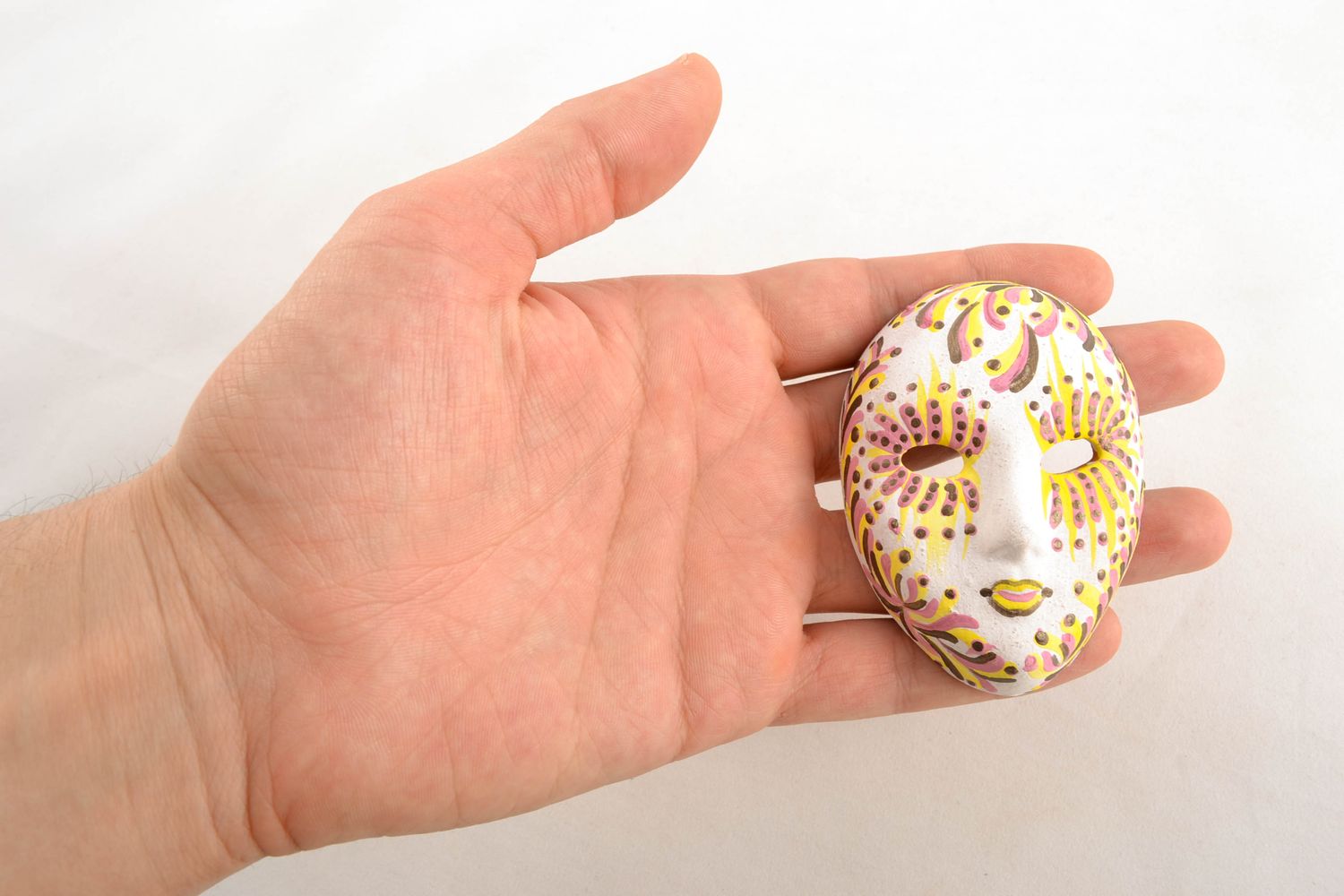 Handmade fridge magnet in the shape of souvenir mask photo 1