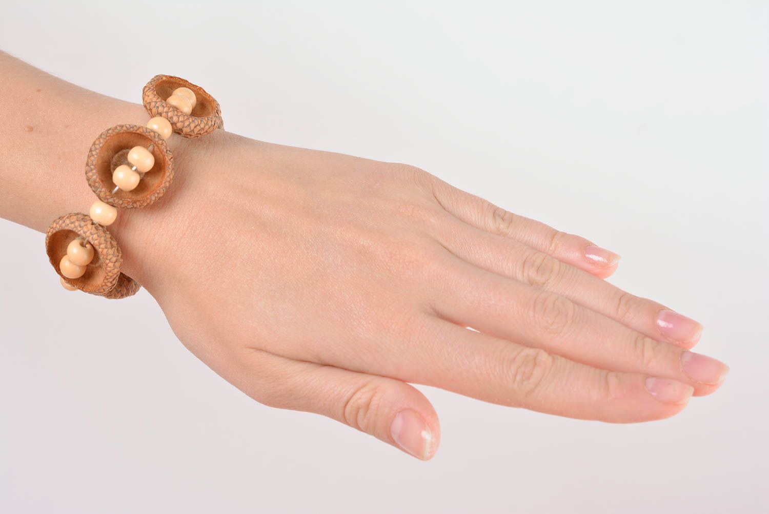 Bracelet fait main beige glands naturels perles en bois accessoire fait main photo 1