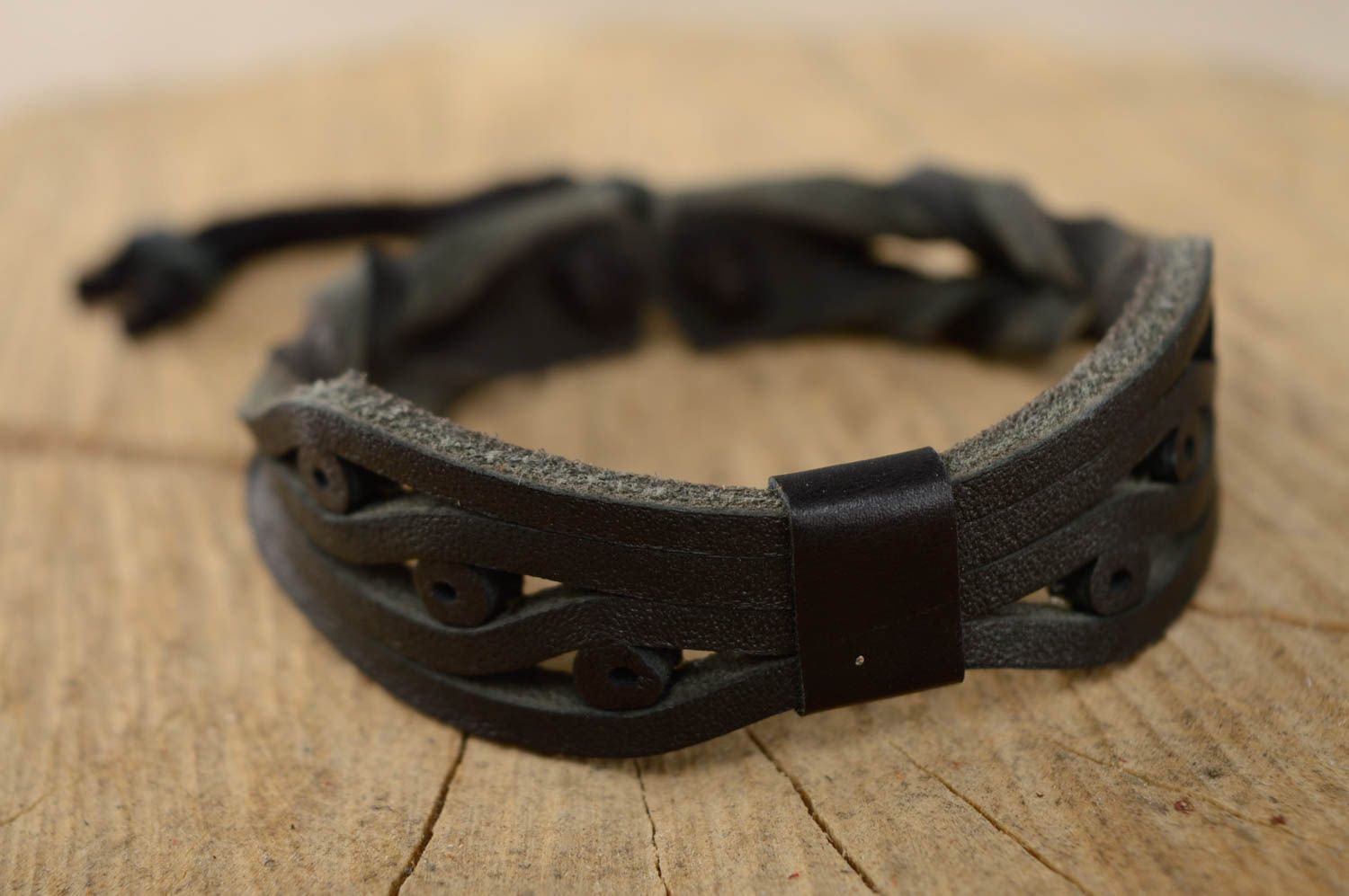 Unusual black genuine leather bracelet photo 1