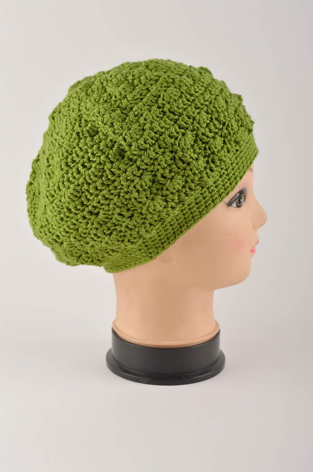 Bonnet femme tricot fait main Chapeau d'hiver vert Vêtement pour femme design photo 4