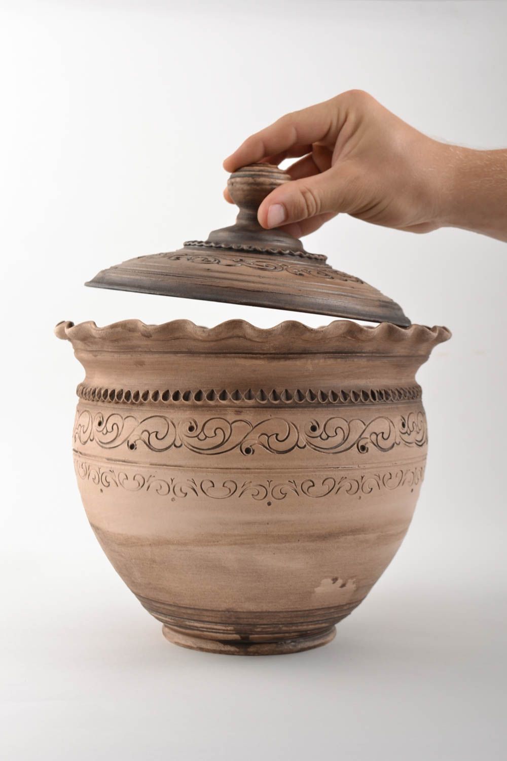 Beautiful homemade clay pot for baking with lid processed with silver ions 5 l photo 2