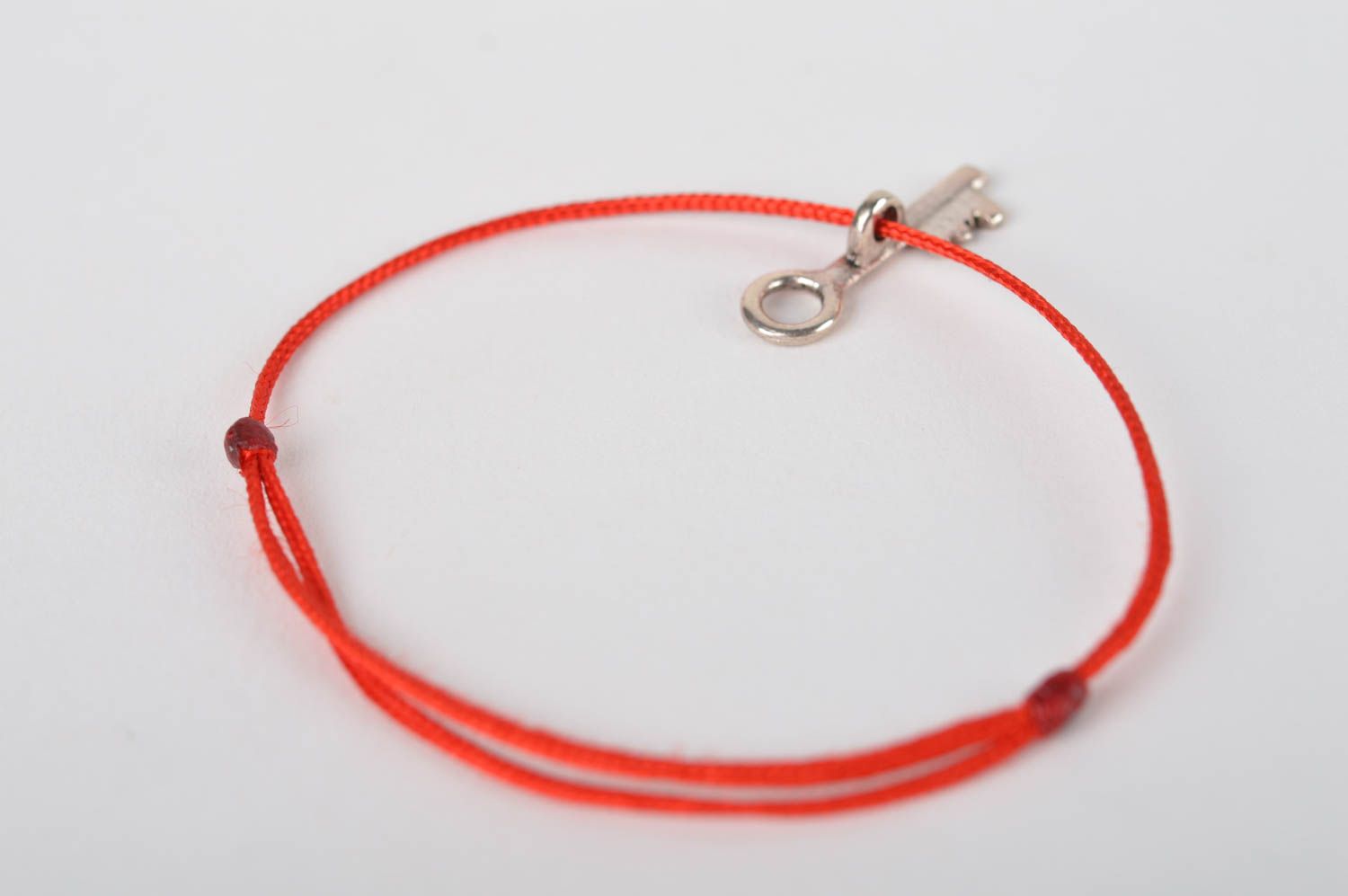 Красный браслет ручной работы стильный браслет с ключиком модная бижутерия фото 5