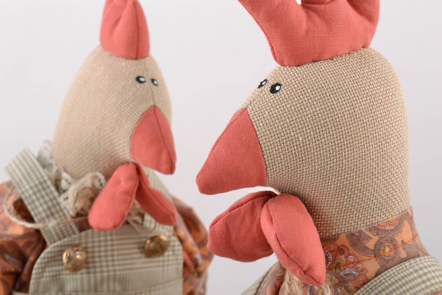 Deux poupées en lin faites main poules amoureuses originales pour enfant photo 3
