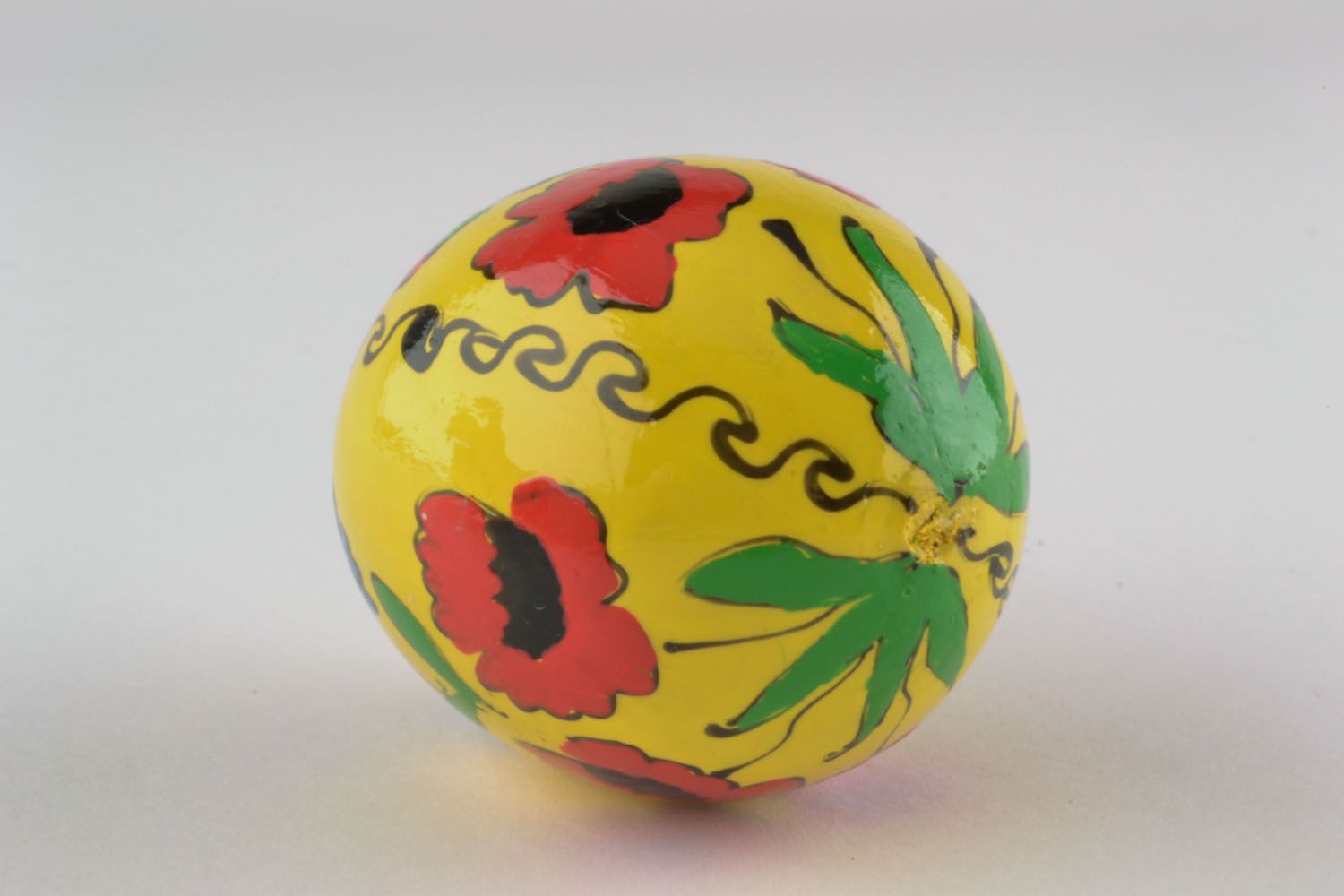 Huevo de Pascua decorativo pintado foto 3
