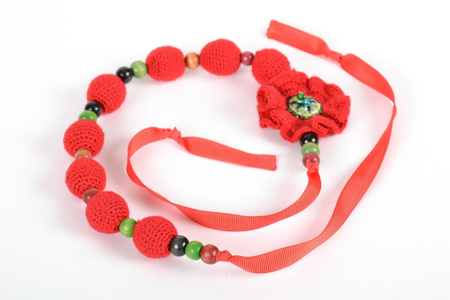 Crocheted necklace for young mothers photo 3