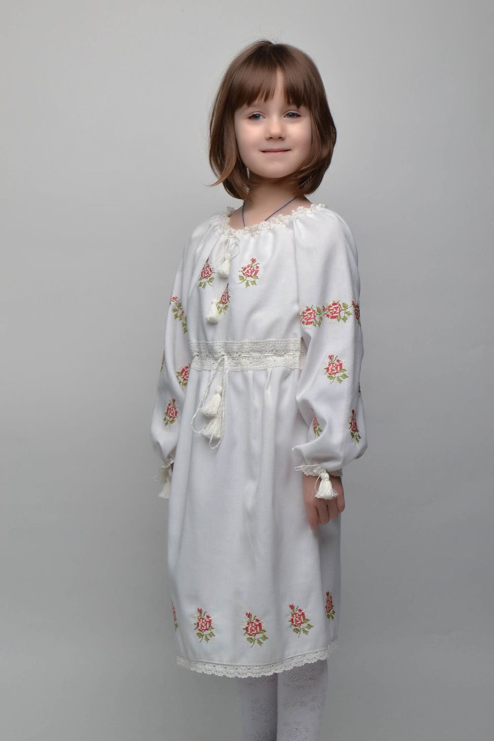 Robe brodée avec ceinture pour enfant faite main photo 1