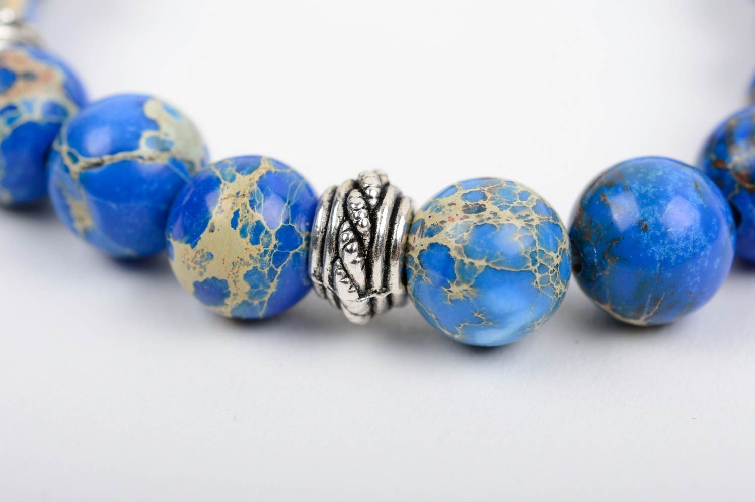 Оригинальный женский браслет из натуральных камней ручной работы голубой фото 4