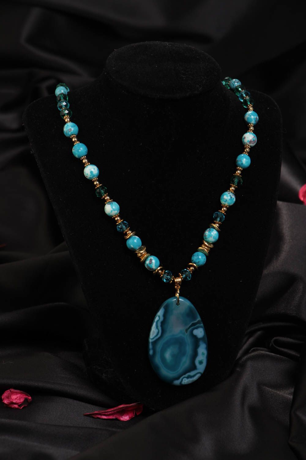 Blaue Halskette aus natürlichen Steinen mit Anhänger Künstler Handarbeit foto 1