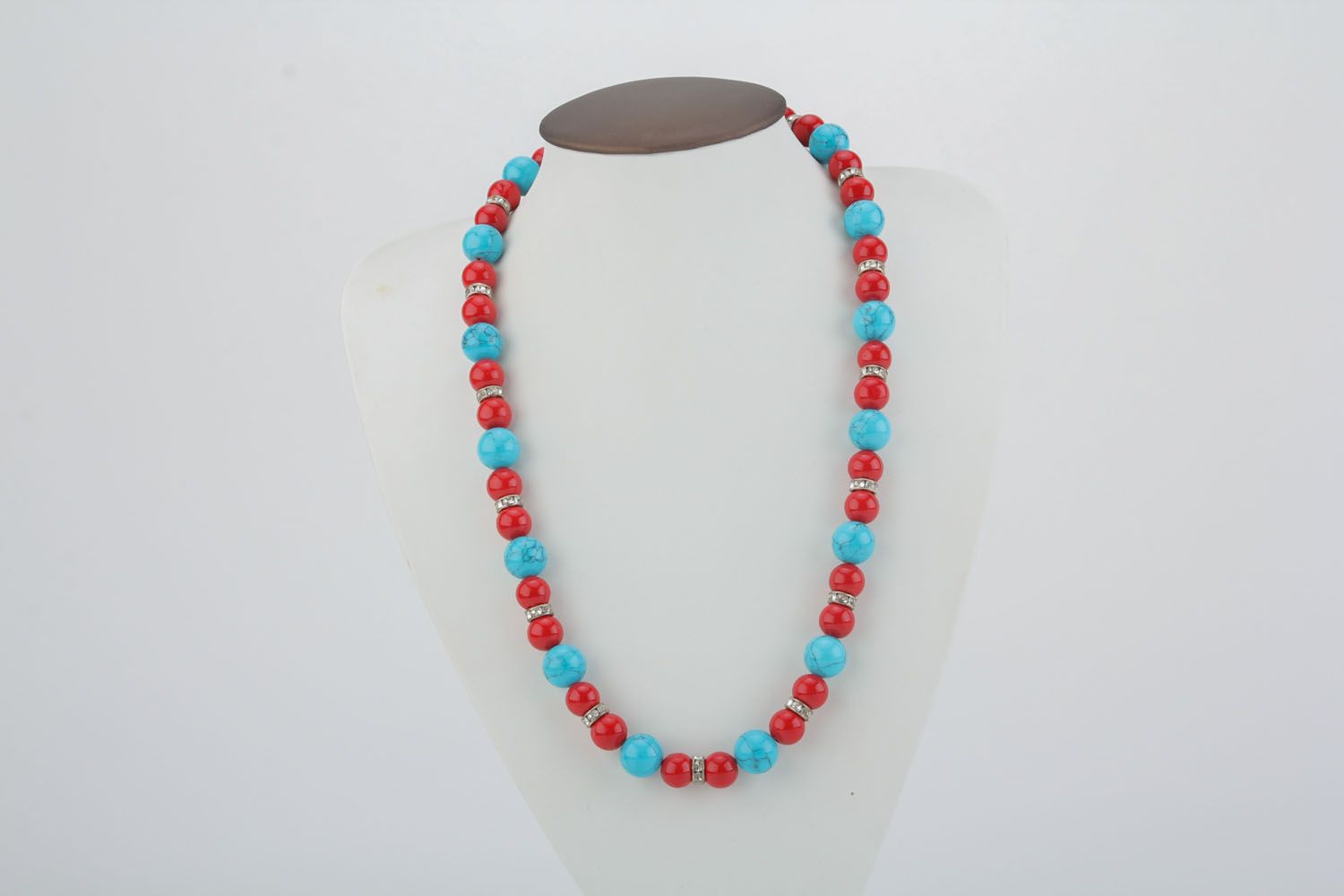 Necklace made of turquoise and coral photo 3