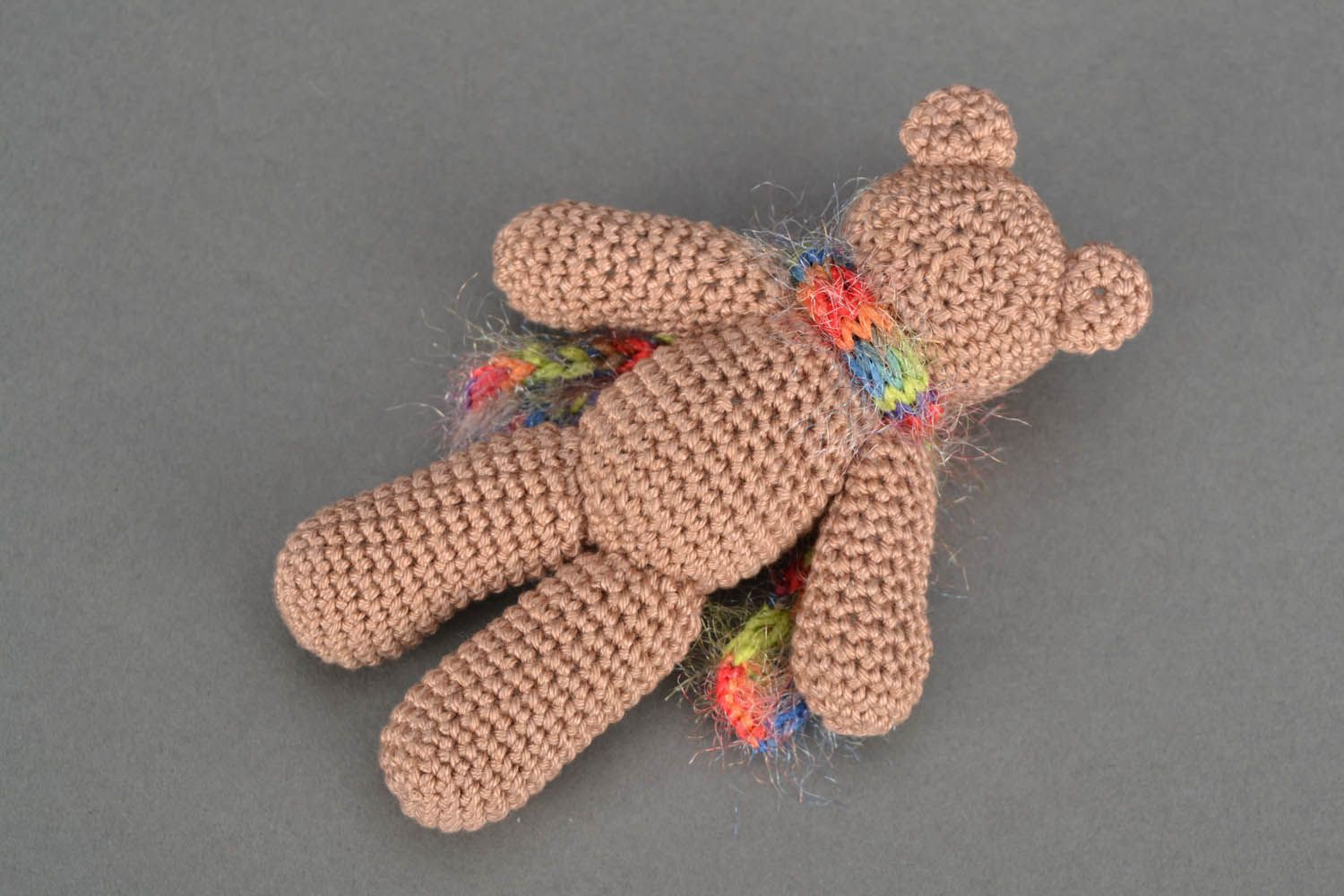 Brinquedo artesanal de malha feito em croché Ursinho foto 4