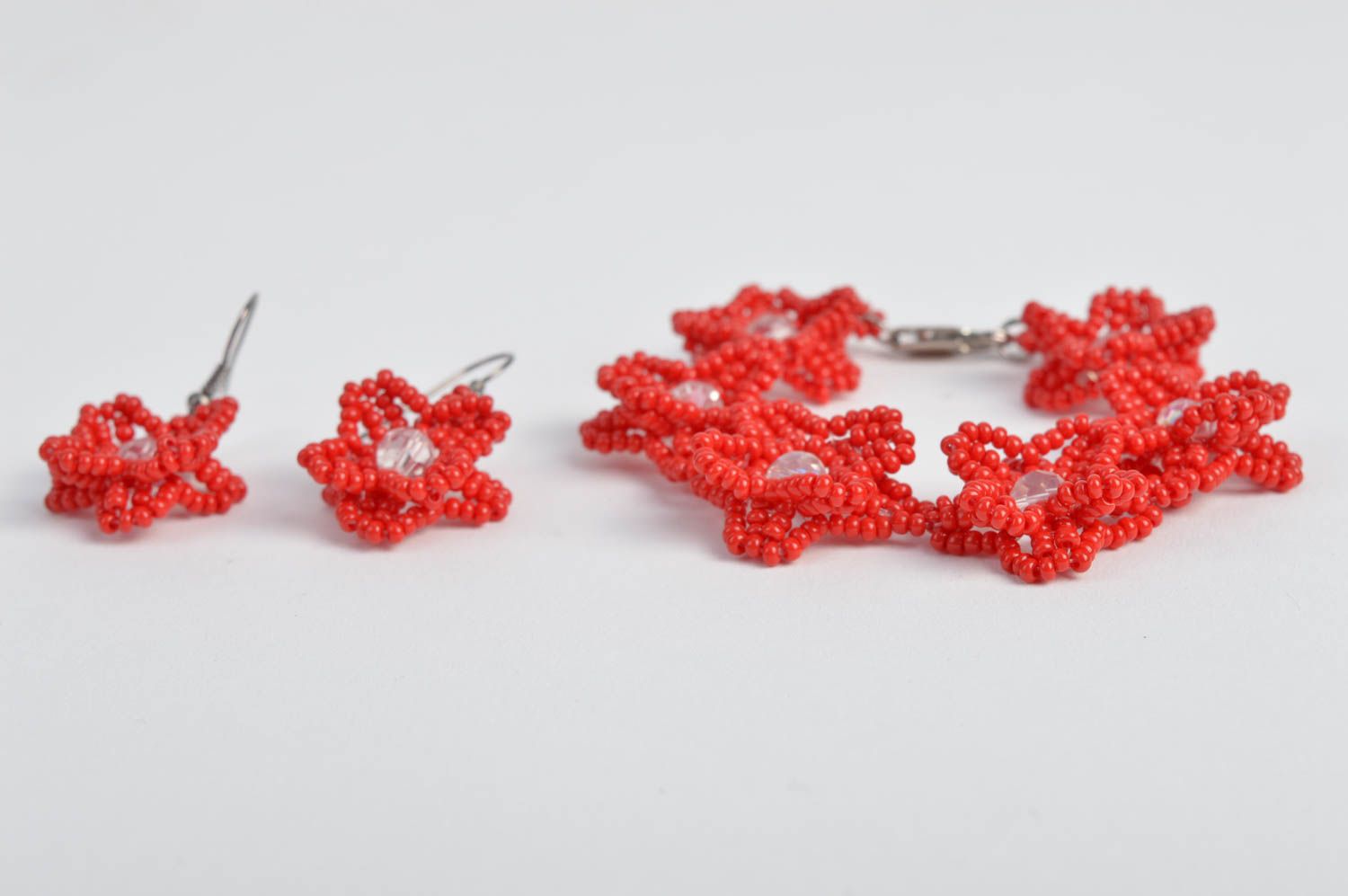 Boucles d'oreilles originales Bijoux fait main Bracelet femme fleurs rouges photo 5